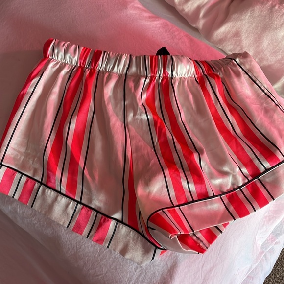 Victoria’s Secret pajama shorts silk - Picture 8 of 9